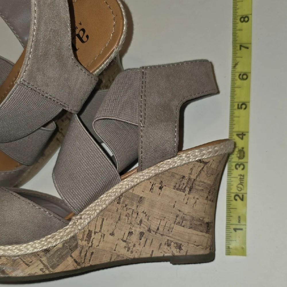 a.n.a. A New Approach Nautical Beige Taupe Elastic Strap Wedge Sandals Size 7M
